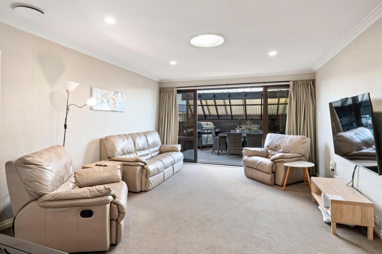Taupo Escape - Rainbow Point Holiday Home Luaran gambar