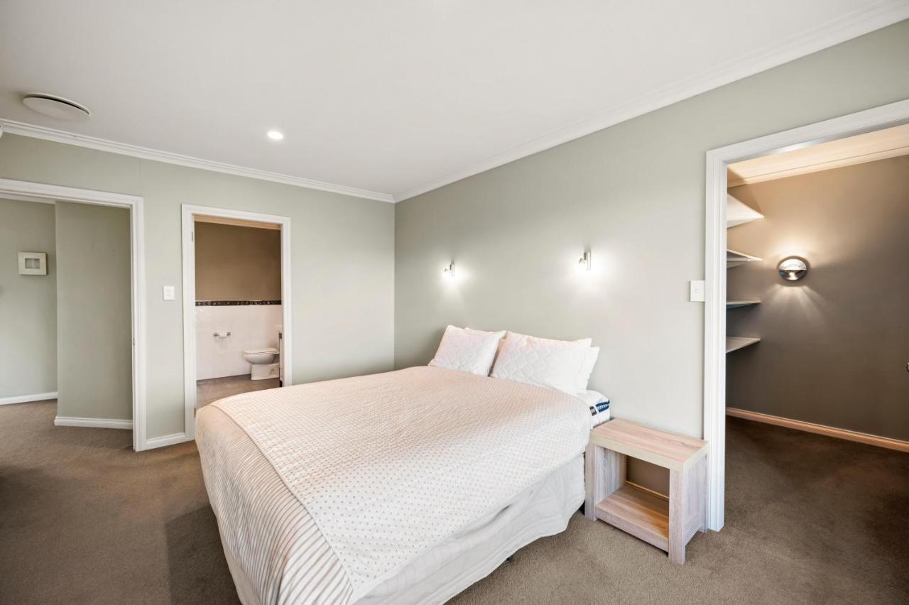 Taupo Escape - Rainbow Point Holiday Home Luaran gambar