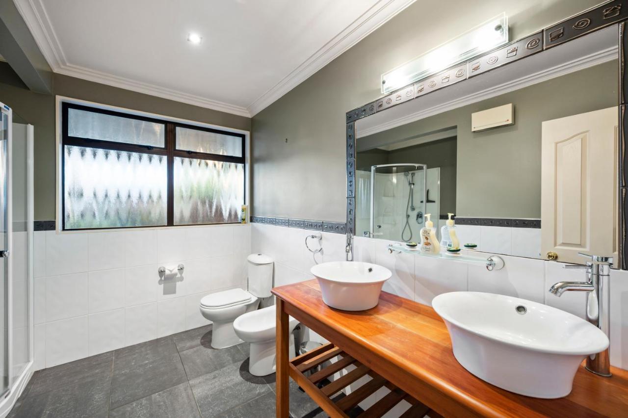 Taupo Escape - Rainbow Point Holiday Home Luaran gambar