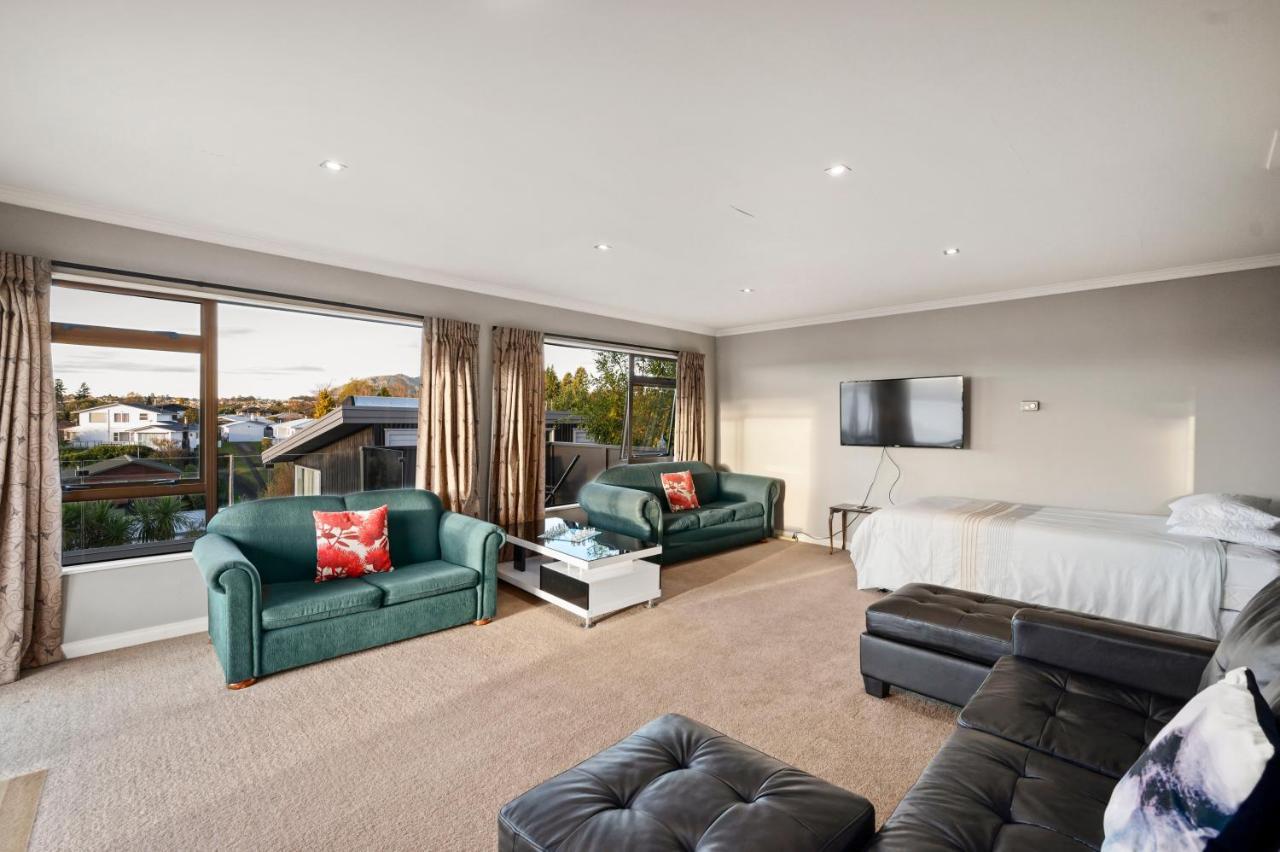 Taupo Escape - Rainbow Point Holiday Home Luaran gambar
