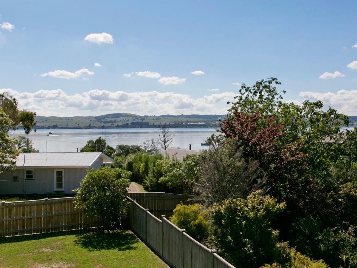 Taupo Escape - Rainbow Point Holiday Home Luaran gambar